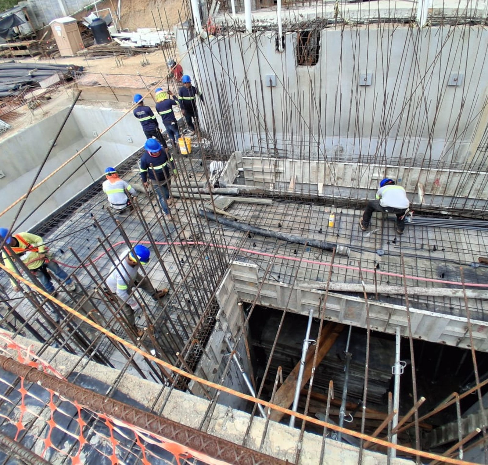 Trabajos de armado de muros y losa en sótano - Proyecto Terrasse