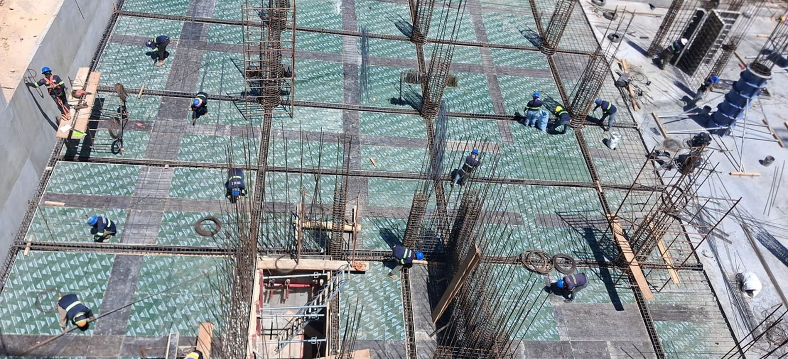 Vista aérea del armado de acero en losa - Proyecto Terrasse